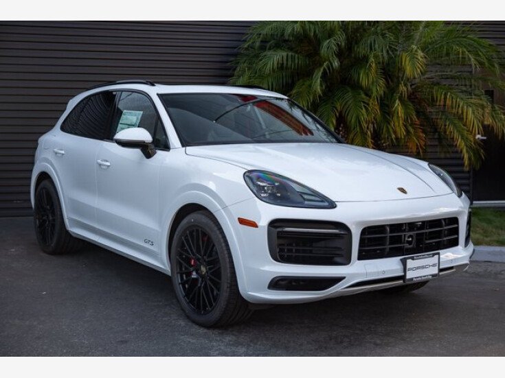 Thumbnail Photo undefined for New 2023 Porsche Cayenne GTS